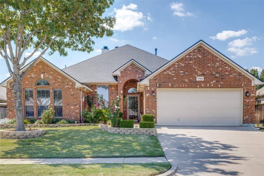 7704 Fallen Antler Place, Arlington, TX 76002