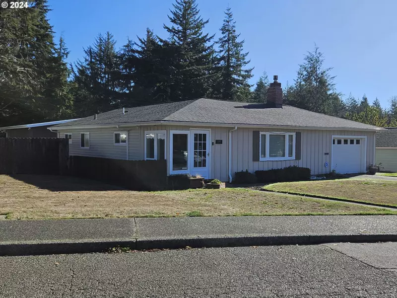 1362 BUTLER RD, Coos Bay, OR 97420