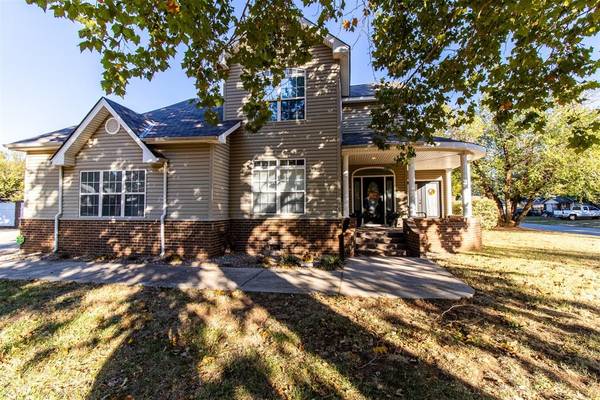 313 W Steele Street, Marlow, OK 73055