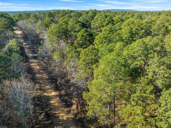 Lamprey Road, Broken Bow, OK 74728