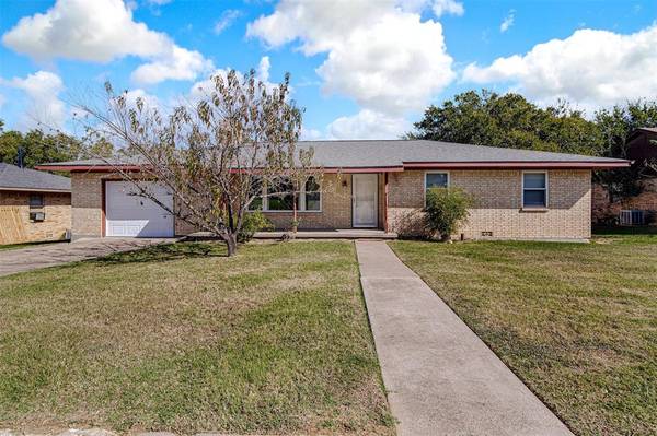 107 Pine Street, Keene, TX 76059