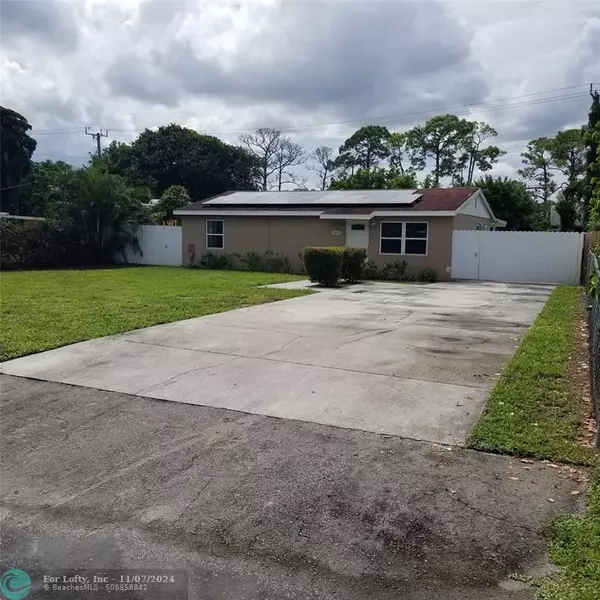 West Palm Beach, FL 33415,2463 N Pineway Dr