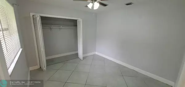 Pompano Beach, FL 33060,420 SW 1st Ct  #2