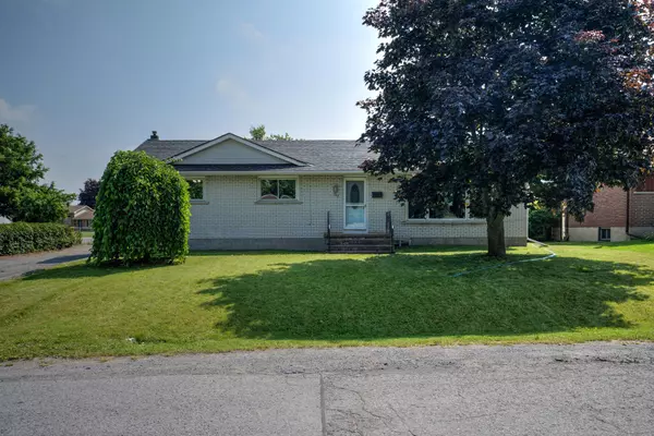 Loyalist, ON K7N 1R1,87 Oxford CRES