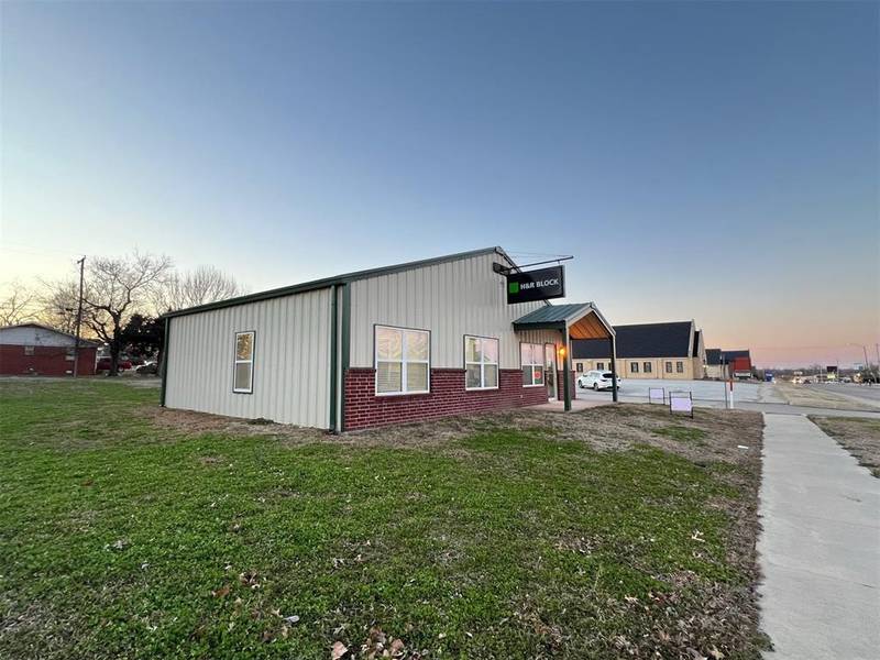 503 S Mekusukey Avenue, Wewoka, OK 74884