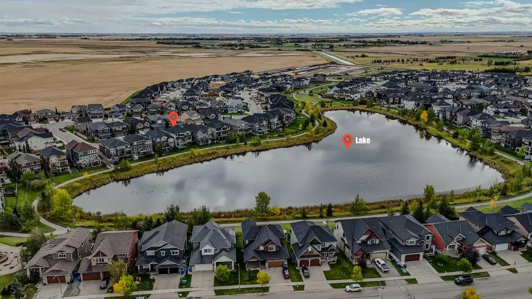 128 Kinniburgh LOOP, Chestermere, AB T1X0V1