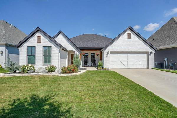 748 Tallgrass Drive,  Aledo,  TX 76008