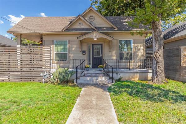 825 W 12th Street, Dallas, TX 75208