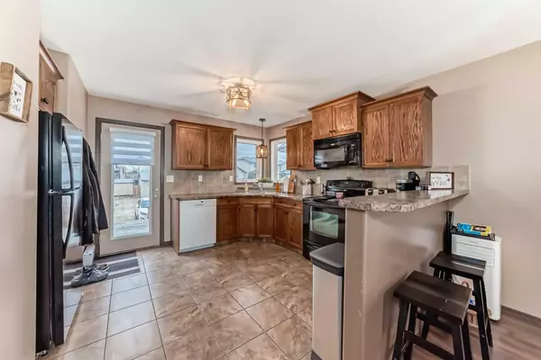 Red Deer, AB T4R0H1,526 Lancaster DR