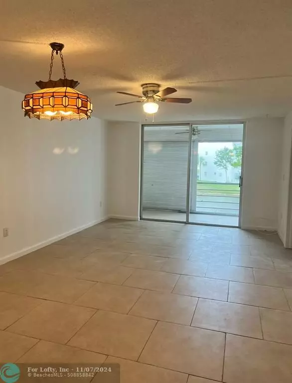 Sunrise, FL 33322,8200 Sunrise Lakes Blvd  #202