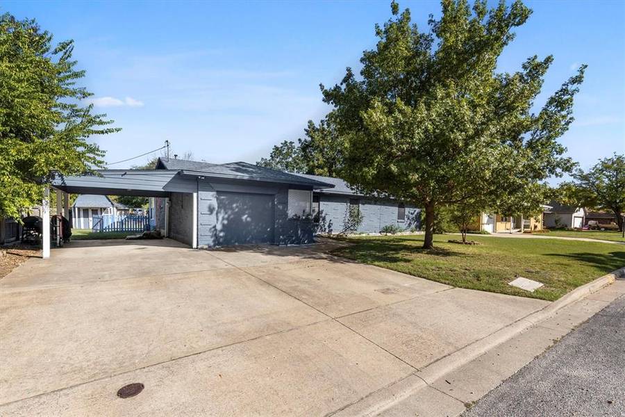 108 S 8th Street, Sanger, TX 76266