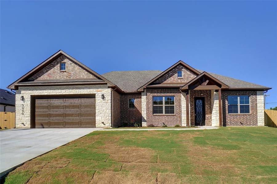 5000 Guadalupe Court, Granbury, TX 76048