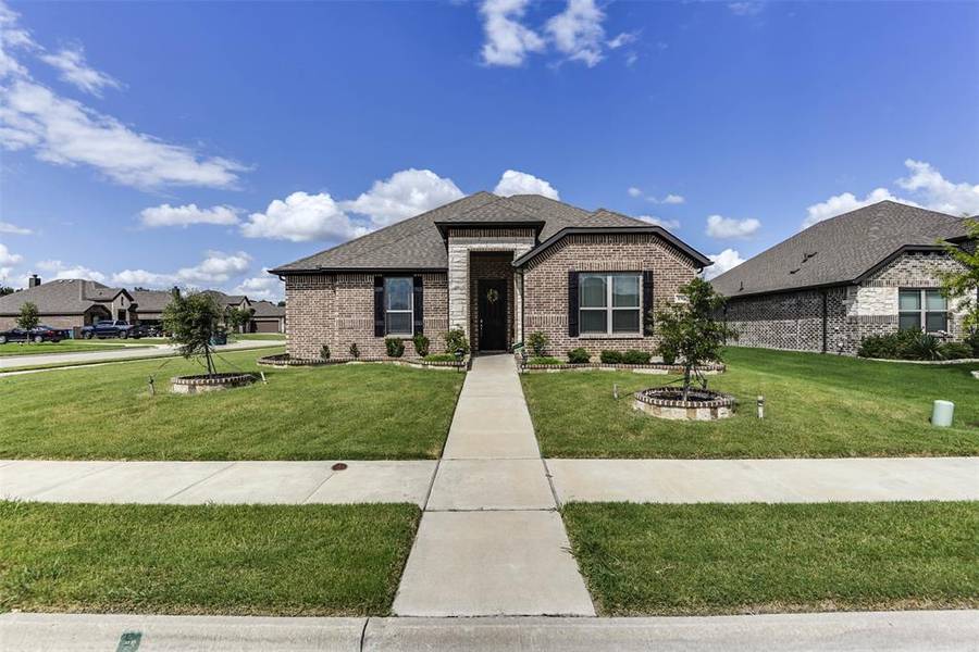 196 Lady Bird Drive, Waxahachie, TX 75165