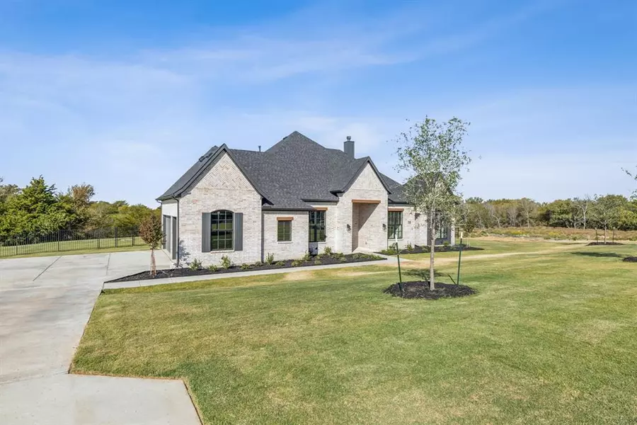 115 Waterview Drive, Gunter, TX 75058