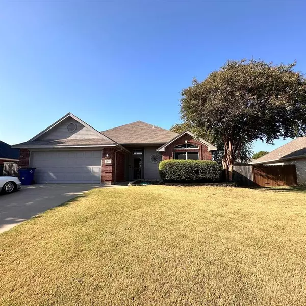 613 Arbor Lane, Burleson, TX 76028