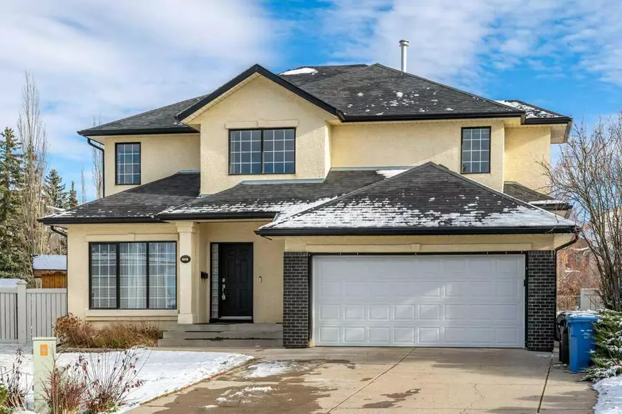 12 Arbour Glen GN NW, Calgary, AB T3G 3Y8