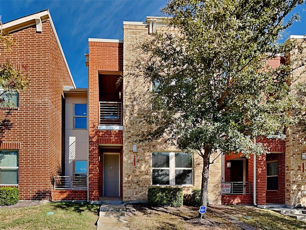 Dallas, TX 75203,1571 Fiji Street