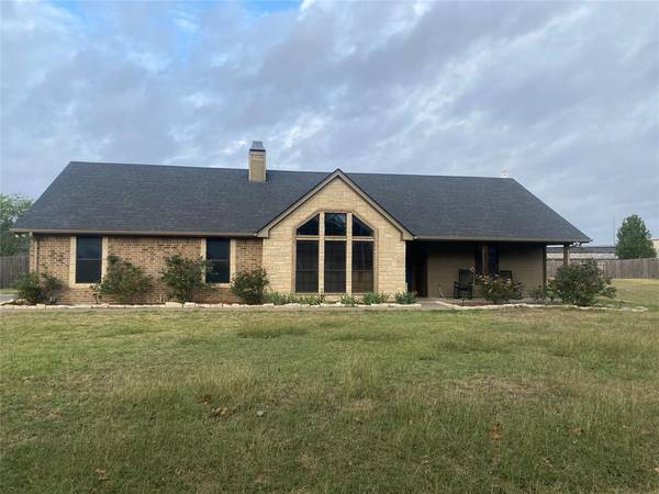 809 El Campo Drive, Rio Vista, TX 76093