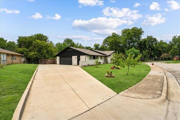 Desoto, TX 75115,1225 Greenbriar Drive