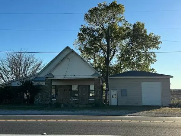 9095B W Highway 199, Poolville, TX 76487