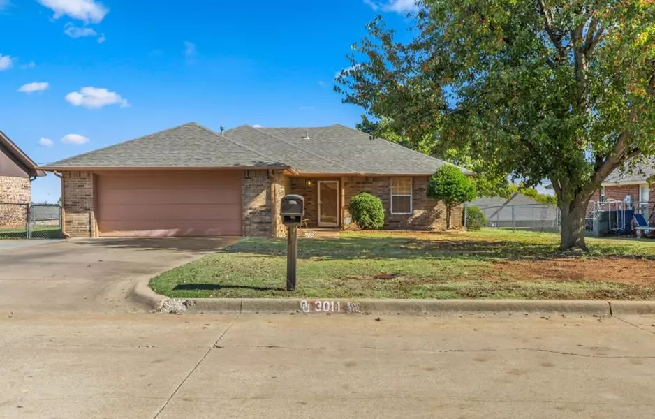 3011 Heatherwood Drive, Chickasha, OK 73018