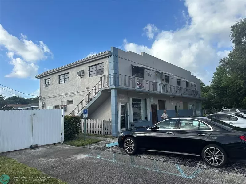 602 NW 1st St, Dania Beach, FL 33004