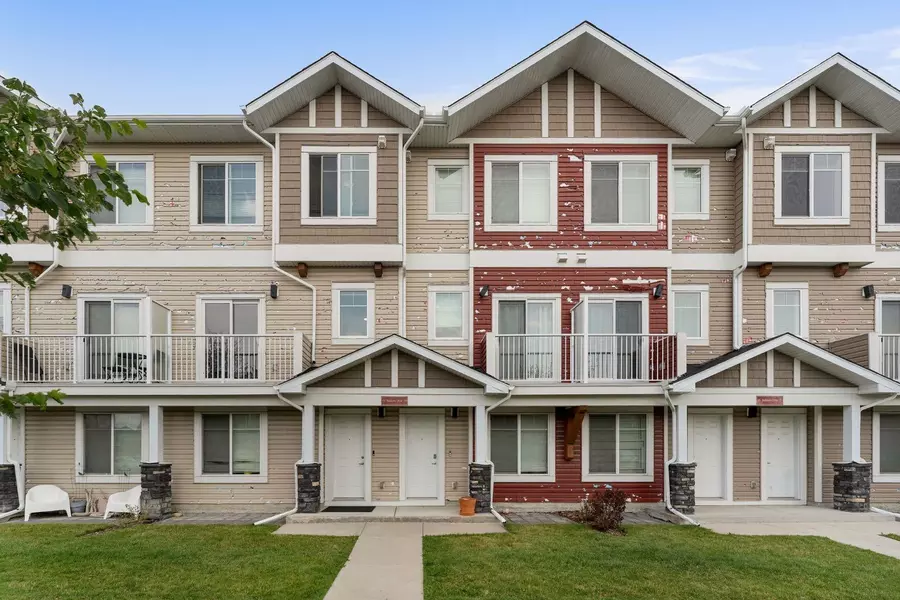 11 Redstone CIR NE, Calgary, AB T3N 0M8