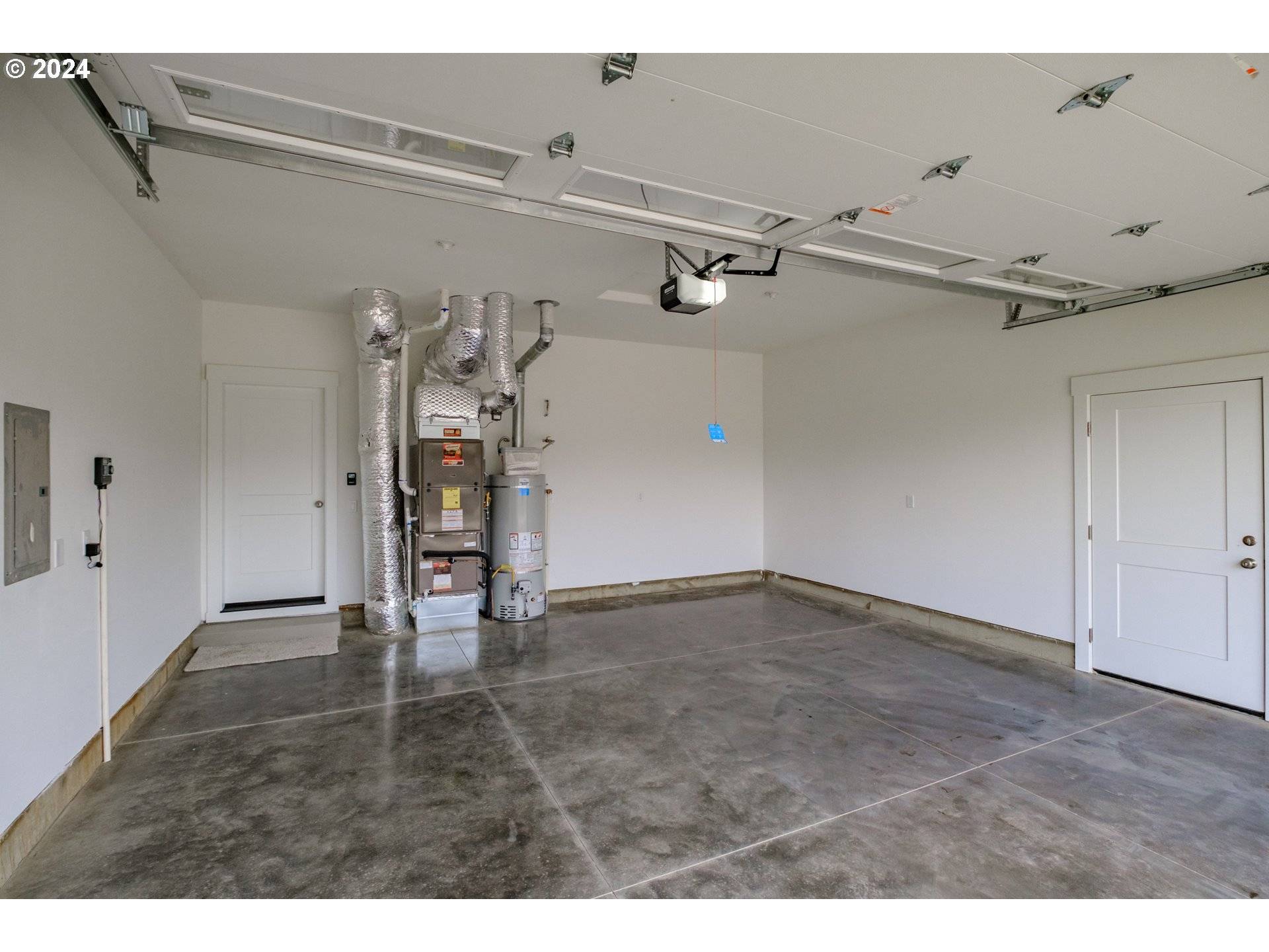 Sublimity, OR 97385,338 NE CEDAR ST