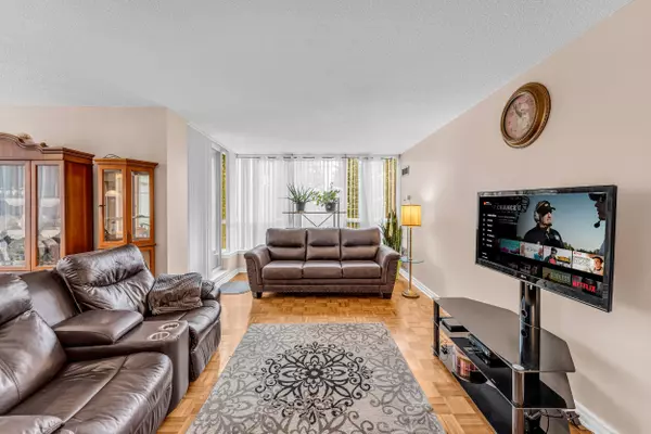 Peel, ON L6S 5Y4,12 Laurelcrest ST #213