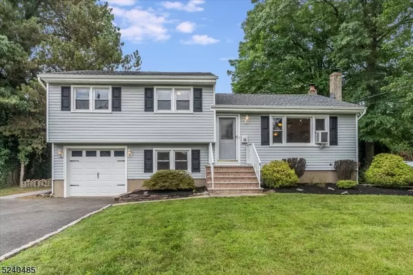 16 Barbara Ln, Oakland Boro, NJ 07436