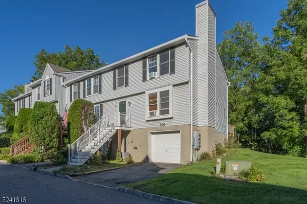 72 Cambridge East, Oxford Twp., NJ 07863