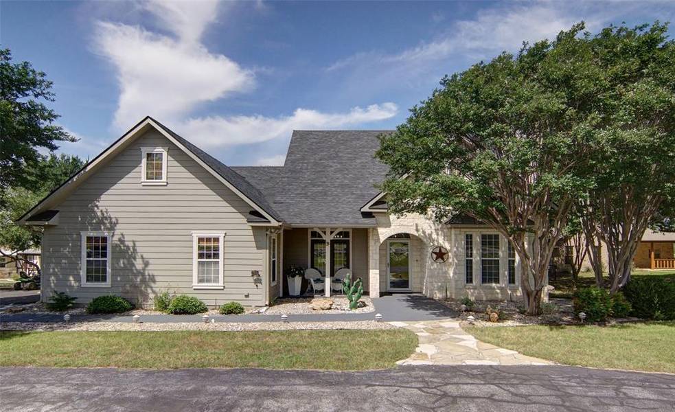 1712 Bent Tree Court, Granbury, TX 76049