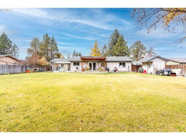 Bend, OR 97702,61526 CAMELOT PL