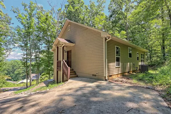 Hiawassee, GA 30546,1070 Coon Cove Road