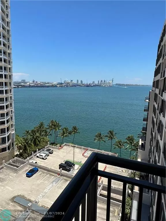 Miami, FL 33131,540 BRICKELL KEY DR  #1516