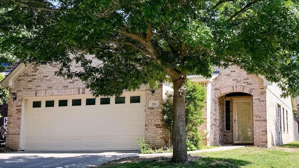 205 Greathouse Village, Decatur, TX 76234