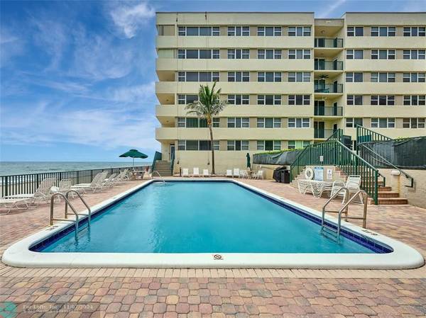 Hillsboro Beach, FL 33062,1237 Hillsboro Mile  #102