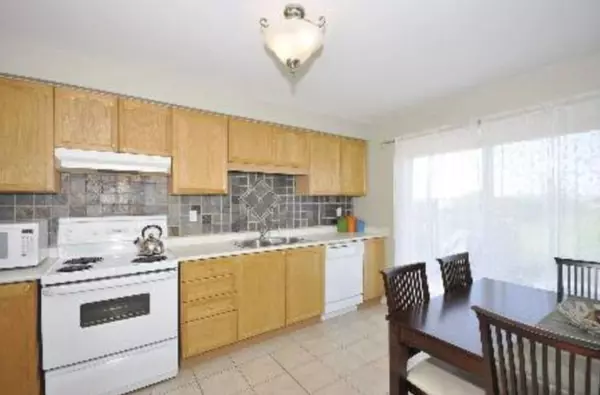 Milton, ON L9T 5N4,1628 Stover CRES