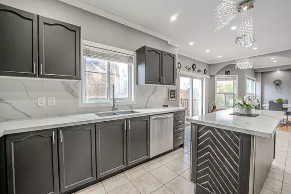 Barrie, ON L4N 0M8,61 Carley CRES