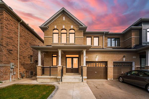 23 Fringetree RD, Brampton, ON L6R 3W7