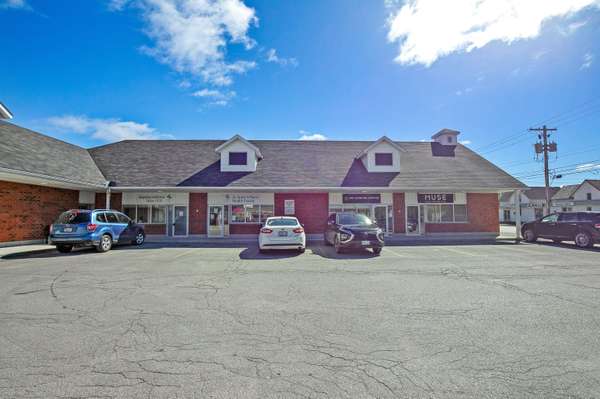 Kawartha Lakes, ON K9V 6A5,84-86 Russell ST W #3E