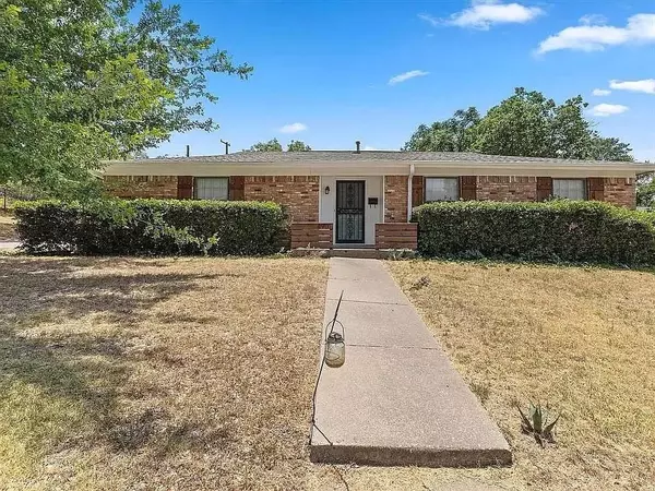 4901 Bonnell Avenue, Fort Worth, TX 76107