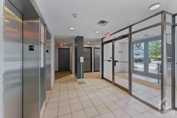 Ottawa Centre, ON K1R 7W8,200 BAY ST #1703