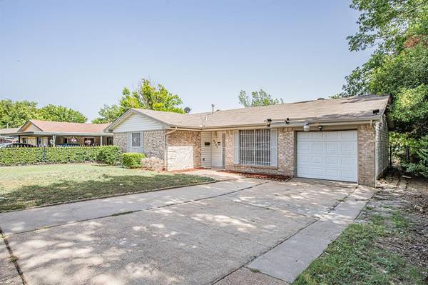 3424 Frosty Trail,  Dallas,  TX 75241