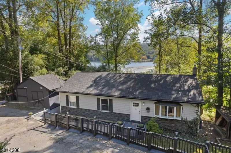 175 Lakeside Drive West, Liberty Twp., NJ 07823