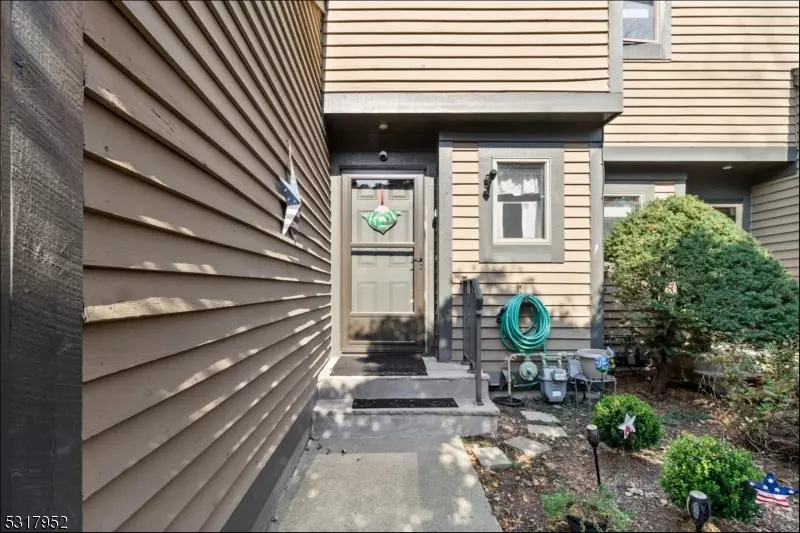 231-4 Grant Ave #4, Pompton Lakes Boro, NJ 07442