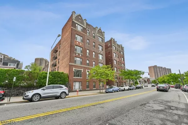 1055 Boulevard East E7 #E7, Weehawken Twp., NJ 07086