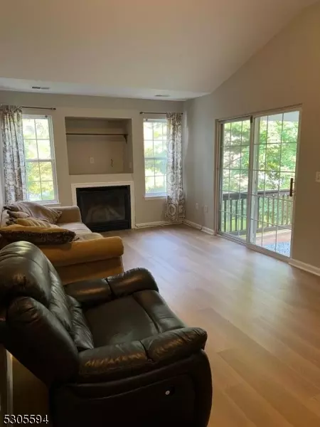 Lopatcong Twp., NJ 08886,818 Honeybrook Cir #818