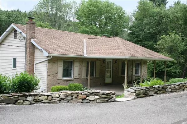 2440 West Stagecoach Road, Towamensing Township, PA 18071