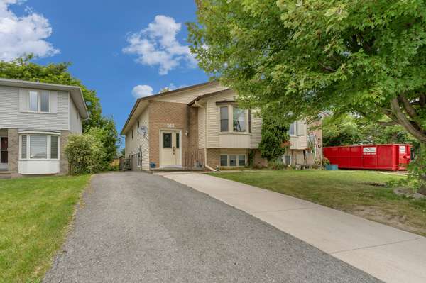 568 Davis DR, Kingston, ON K7M 7Y2